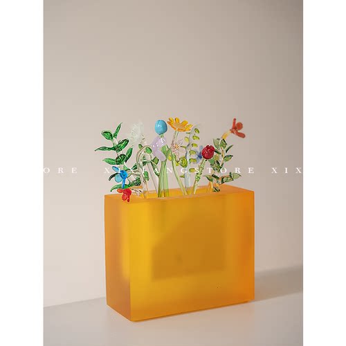 西巷极简亚克力橙色花瓶