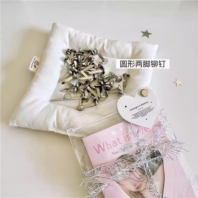 高颜值出卡打包材料皮影戏制作材料银色固定两脚钉装订活动小配件,玩具/童车/益智/积木/模型,插珠/蘑菇插钉,淘宝优惠券,粉丝福利购,淘宝优惠卷