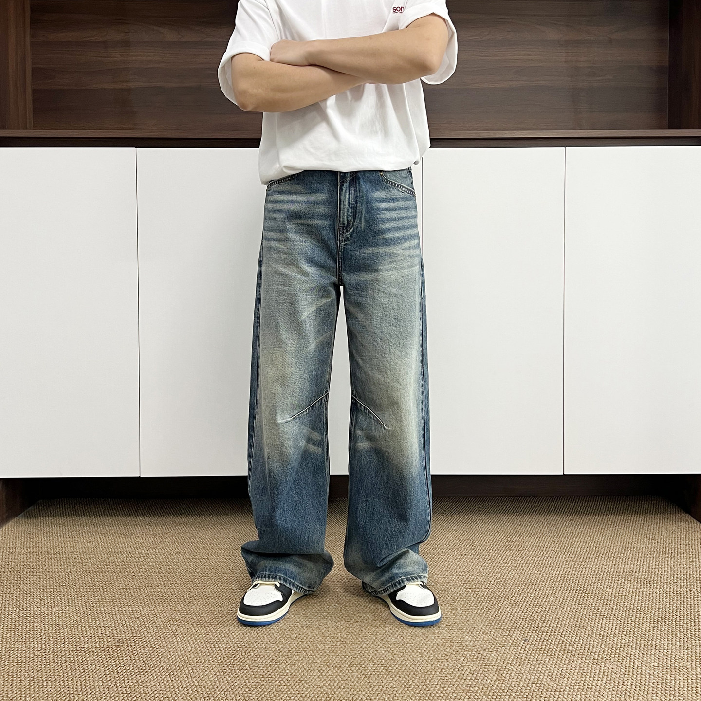 男士水洗潮流弯刀裤子新款美式休闲直筒牛仔裤男款宽松阔腿长裤