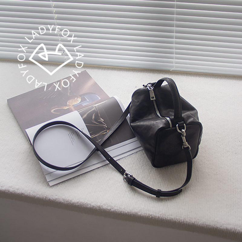 真皮植鞣牛皮小枕头包