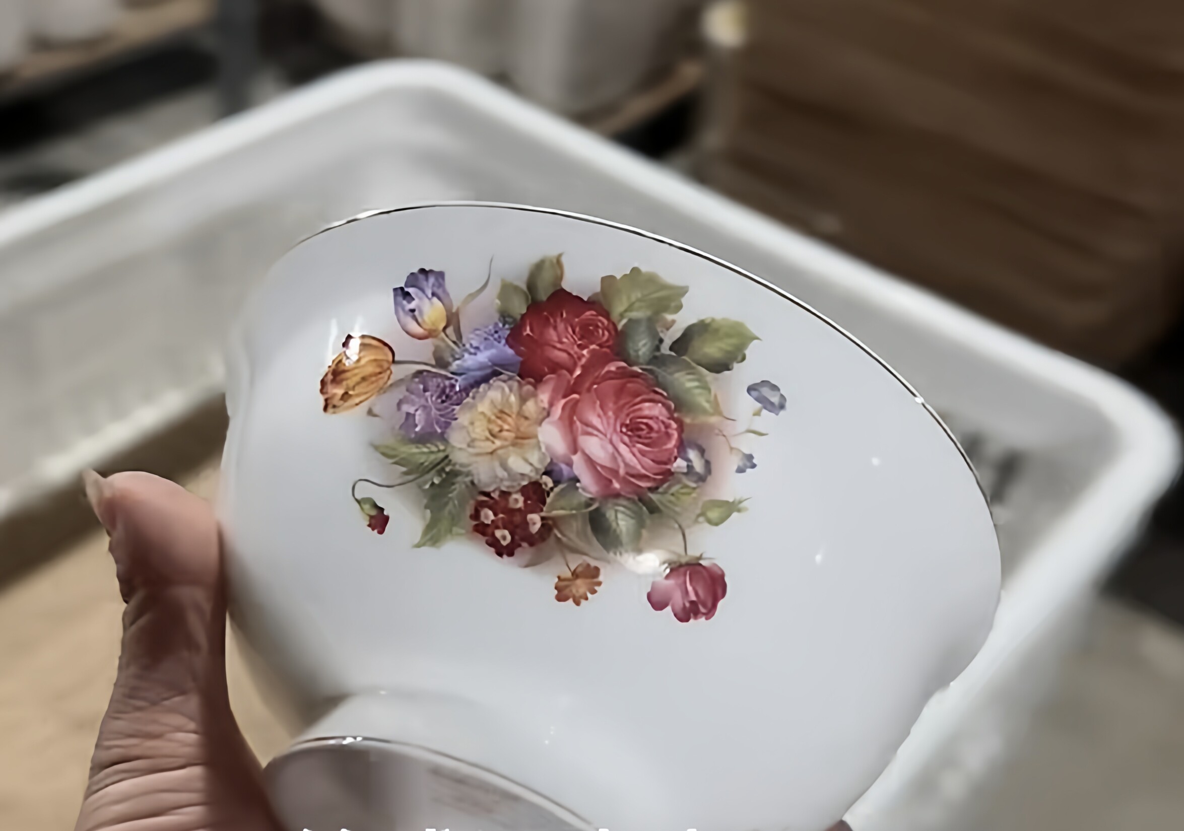 中式骨瓷餐具金线玫瑰碗
