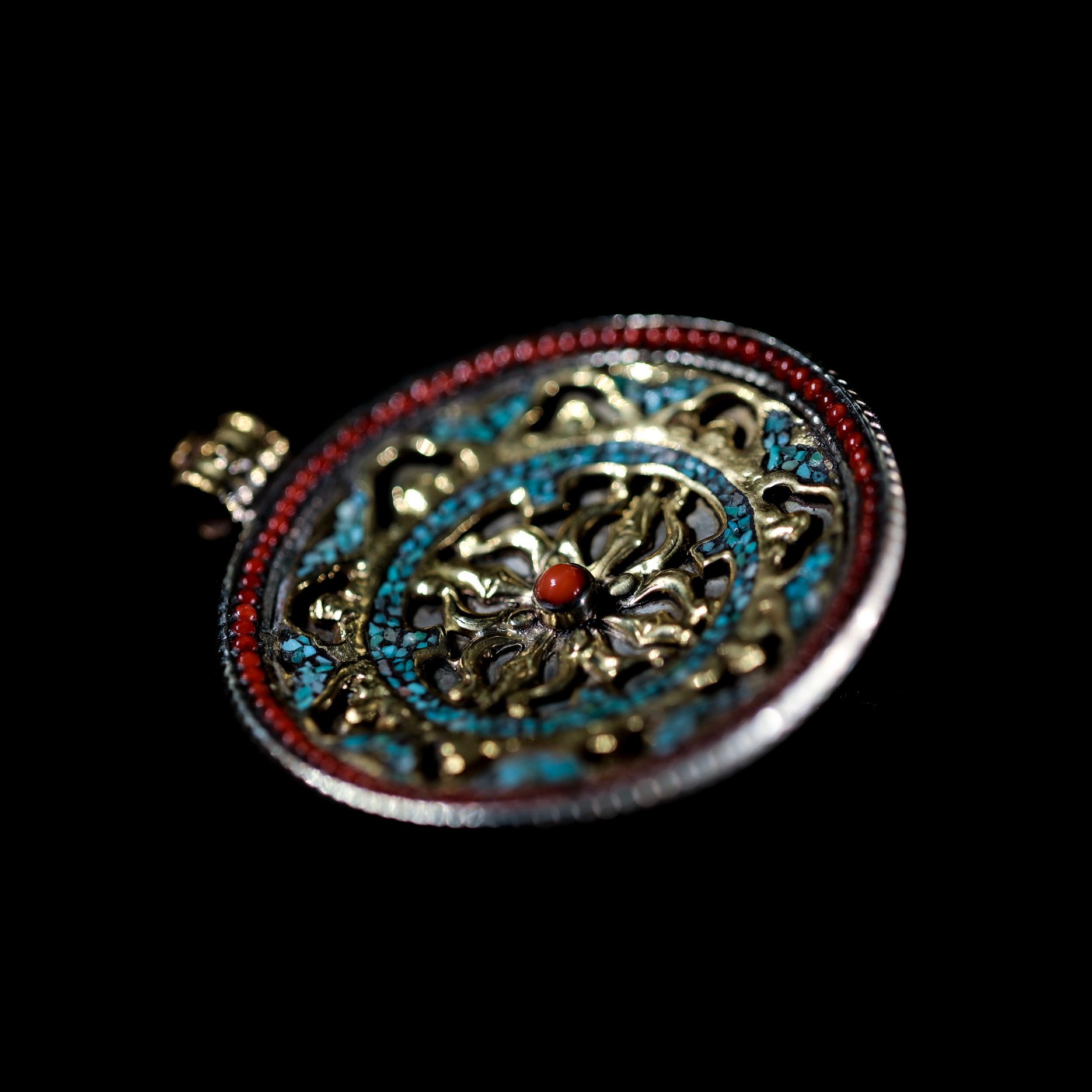 尼泊尔铜鎏银镶嵌宝石十字金刚杵佛牌挂饰