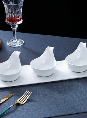 创意白色陶瓷凉菜碟有柄鱼子酱勺子日韩料理小碟小吃糕点味碟连碟