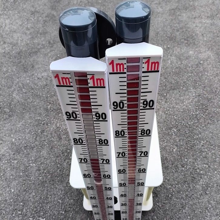 磁翻板液位计侧装式法兰UPVC垂直