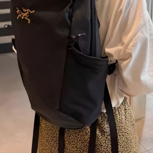 国现Arcteryx始祖鸟Mantis16L品牌标志大容量户外双肩包涤纶男女