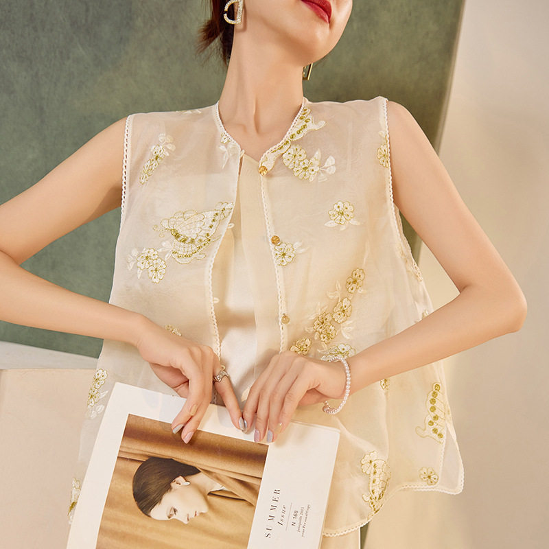 2025新款轻奢新中式100%桑蚕丝国风刺绣蝴蝶改良唐装马甲上衣马夹