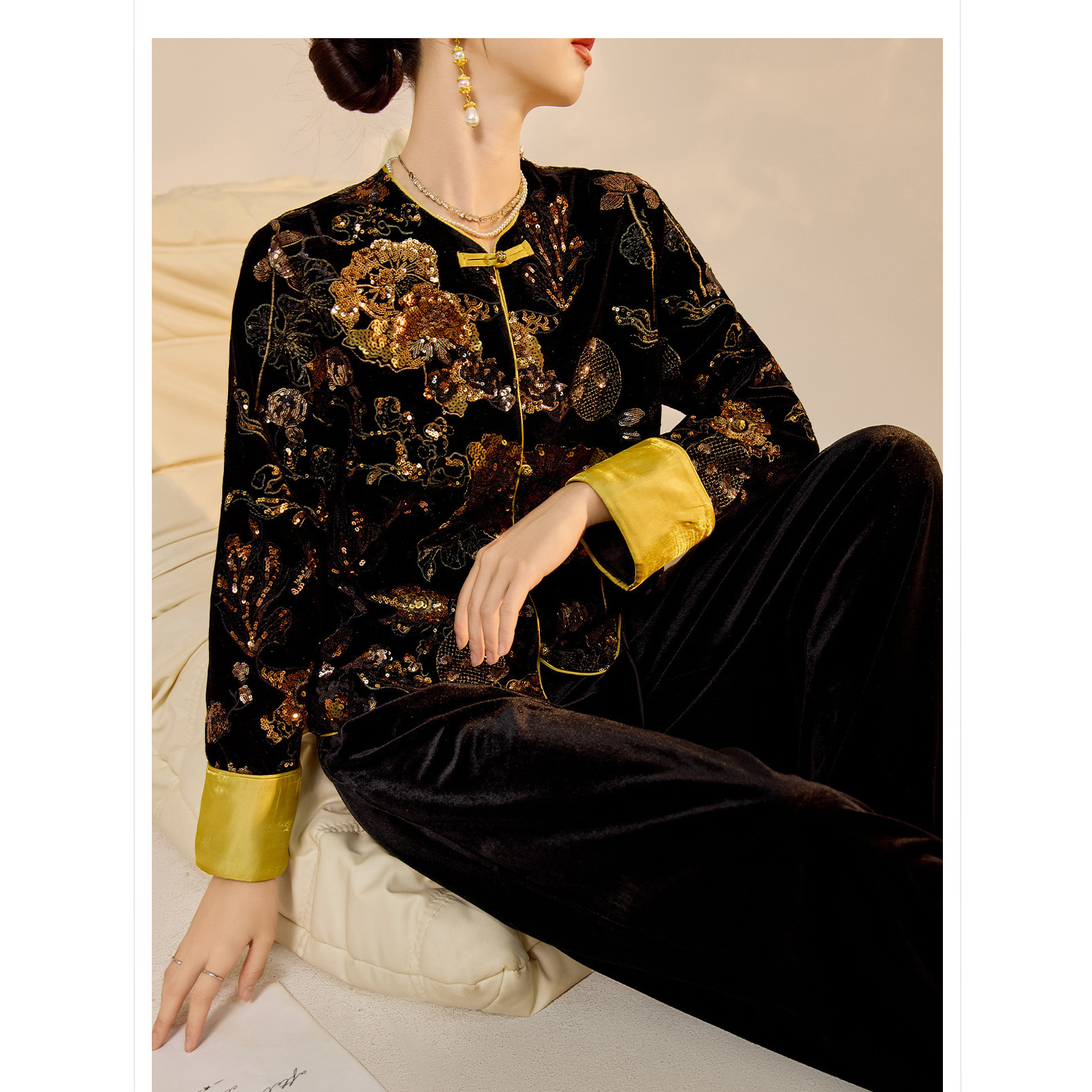 2026早春新款轻奢新中式复古国风重工钉珠刺绣丝绒珠片绣外套上衣
