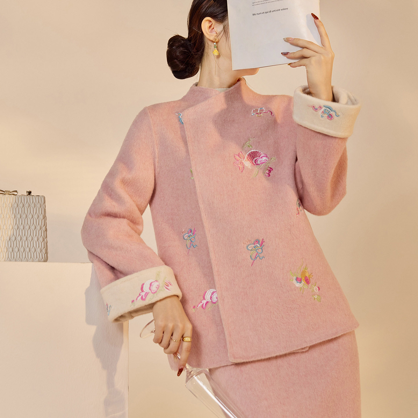 2025冬装新款 轻奢新中式国风刺绣羊毛双面呢两面穿外套半裙套装