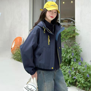 今年冬季 流行二合一连帽冲锋衣百搭夹克内胆磨毛可拆卸外套两件套