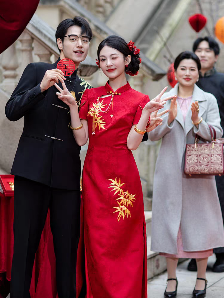姿若迪亚2025新款法式气质名媛风白色蕾丝吊带连衣裙女夏季礼服裙