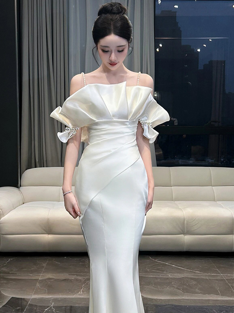 一字肩轻婚纱高级重工鱼尾迎宾出门纱气质简约修身显瘦缎面礼服裙