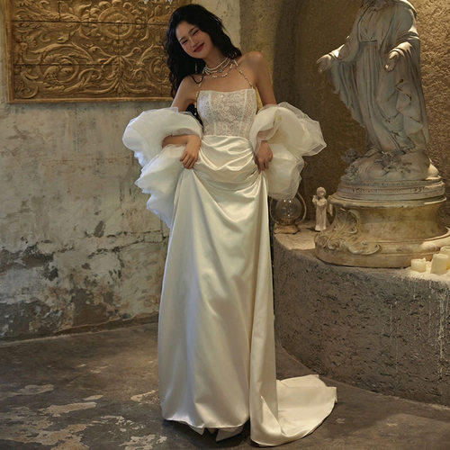 一字肩鱼尾缎面主婚纱2025新款