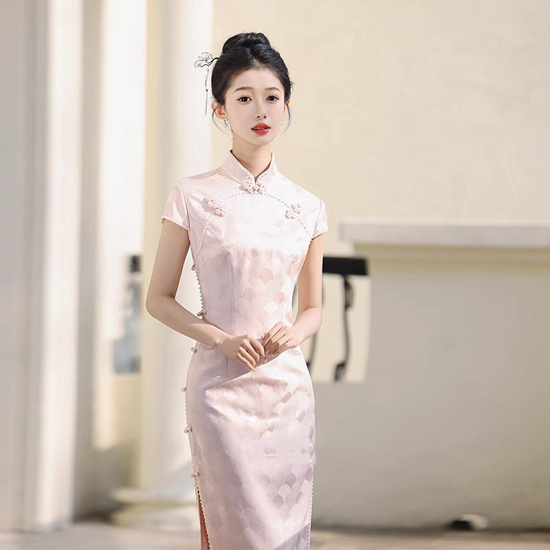 旗袍2025新款改良日常高端新中式订婚礼服粉色少女旗袍日常可穿女