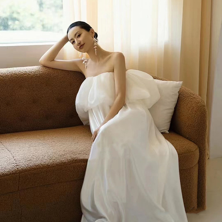 2025新款白色晨袍女新娘敬酒服轻婚纱日常可穿订婚礼服抹胸连衣裙