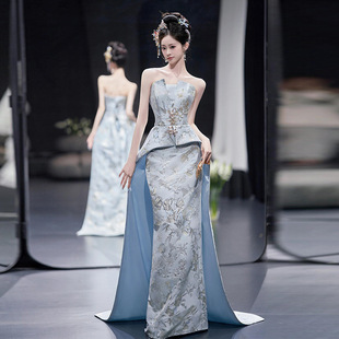 结婚晨袍女新娘长款复古修身敬酒服轻奢抹胸新中式订婚出阁宴礼服
