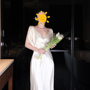 白色高级感深v露背晚礼服新娘晨袍婚纱轻奢小众结婚敬酒服镂空瘦