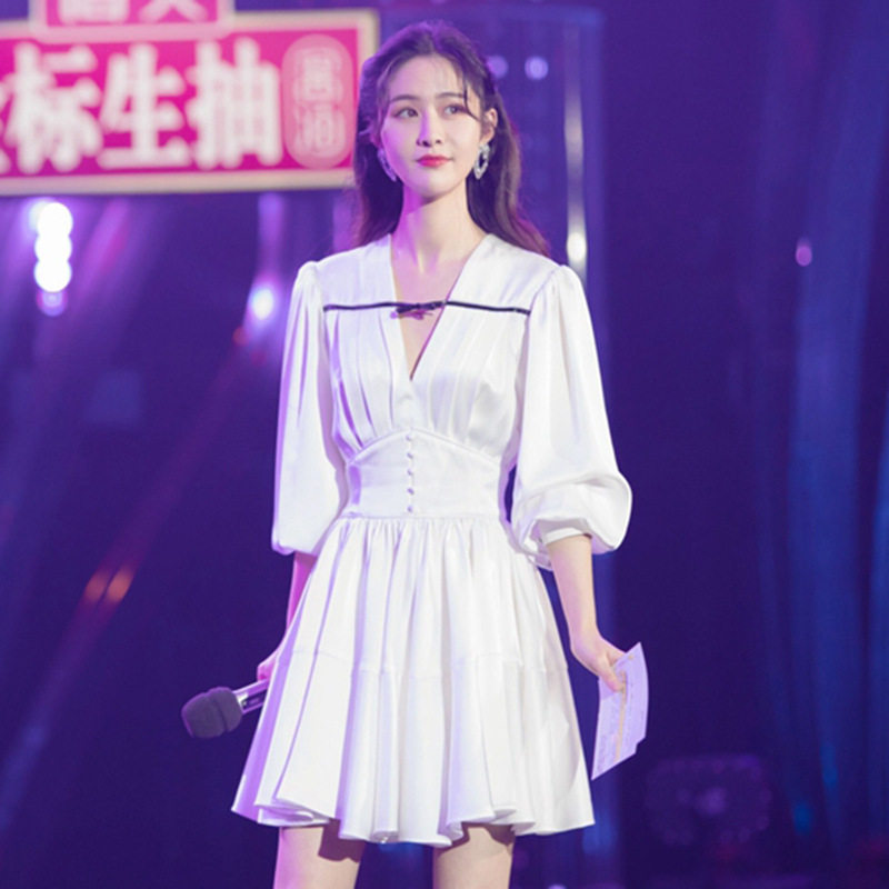 2025新款法式连衣裙纱长袖高级感小个子简约出门纱V领礼服宴会女