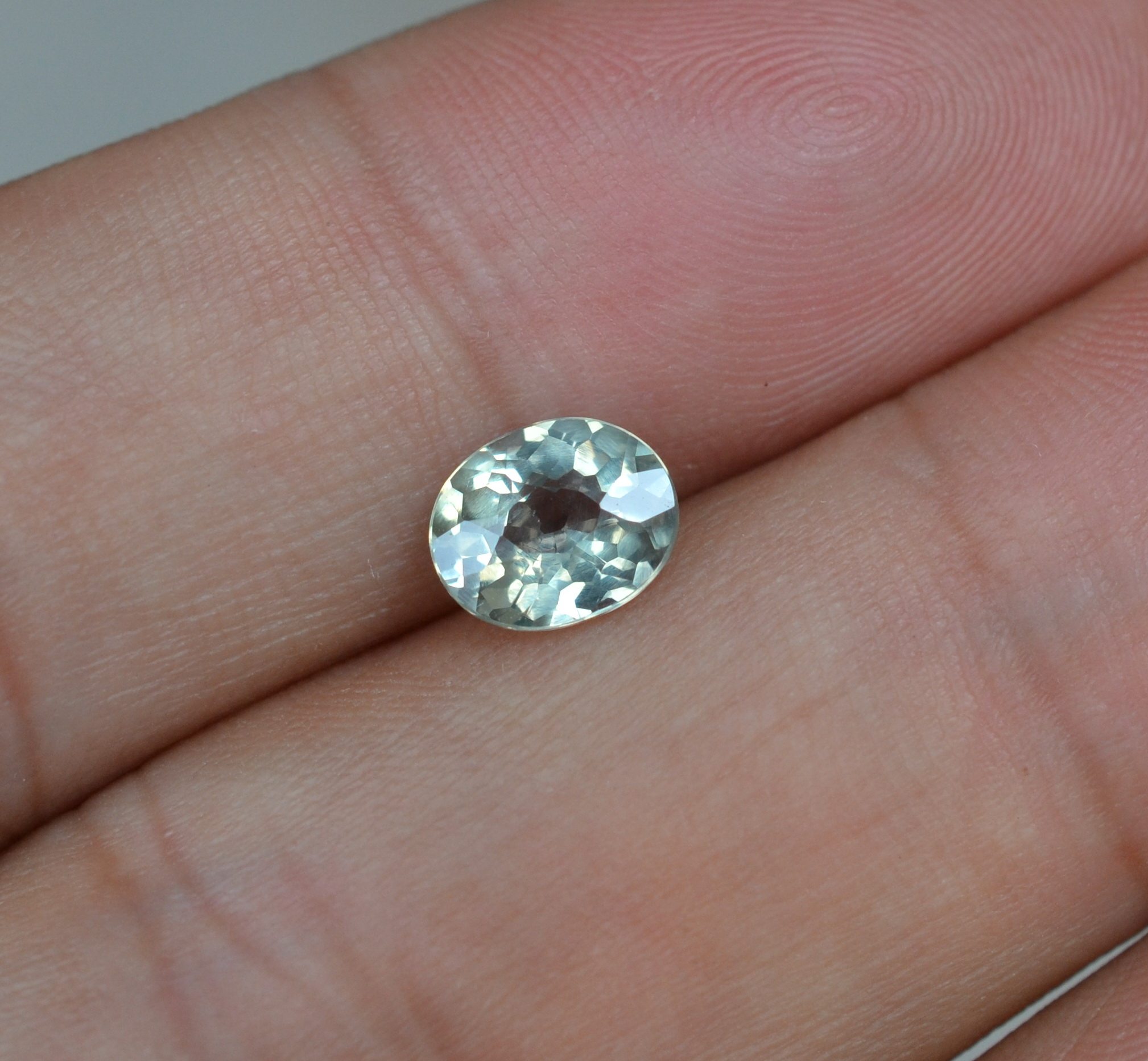 天然黄绿色无烧蓝宝石裸石1.43ct