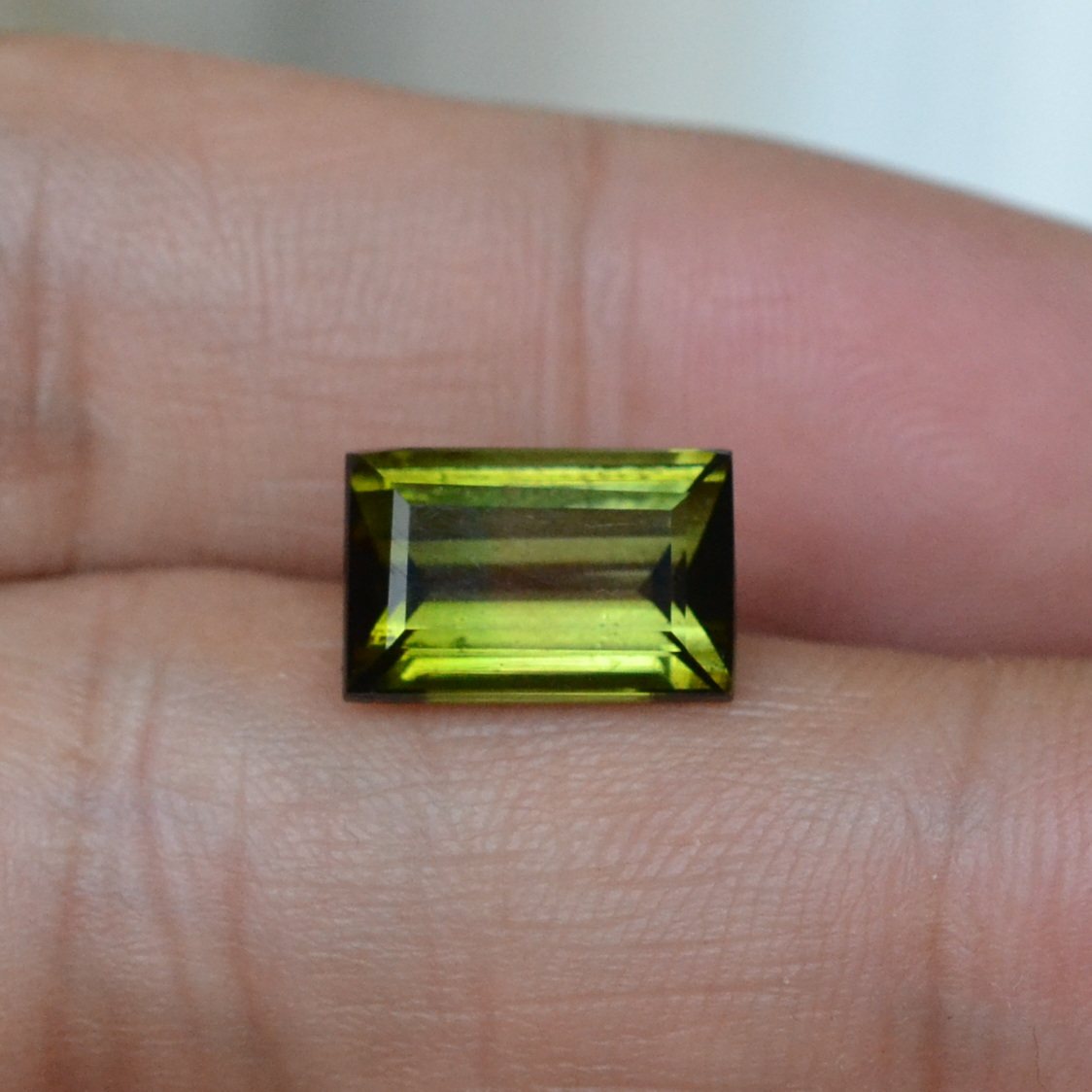 天然苹果绿碧玺裸石长方形戒面8*12毫米净度好满火彩5ct特价包邮