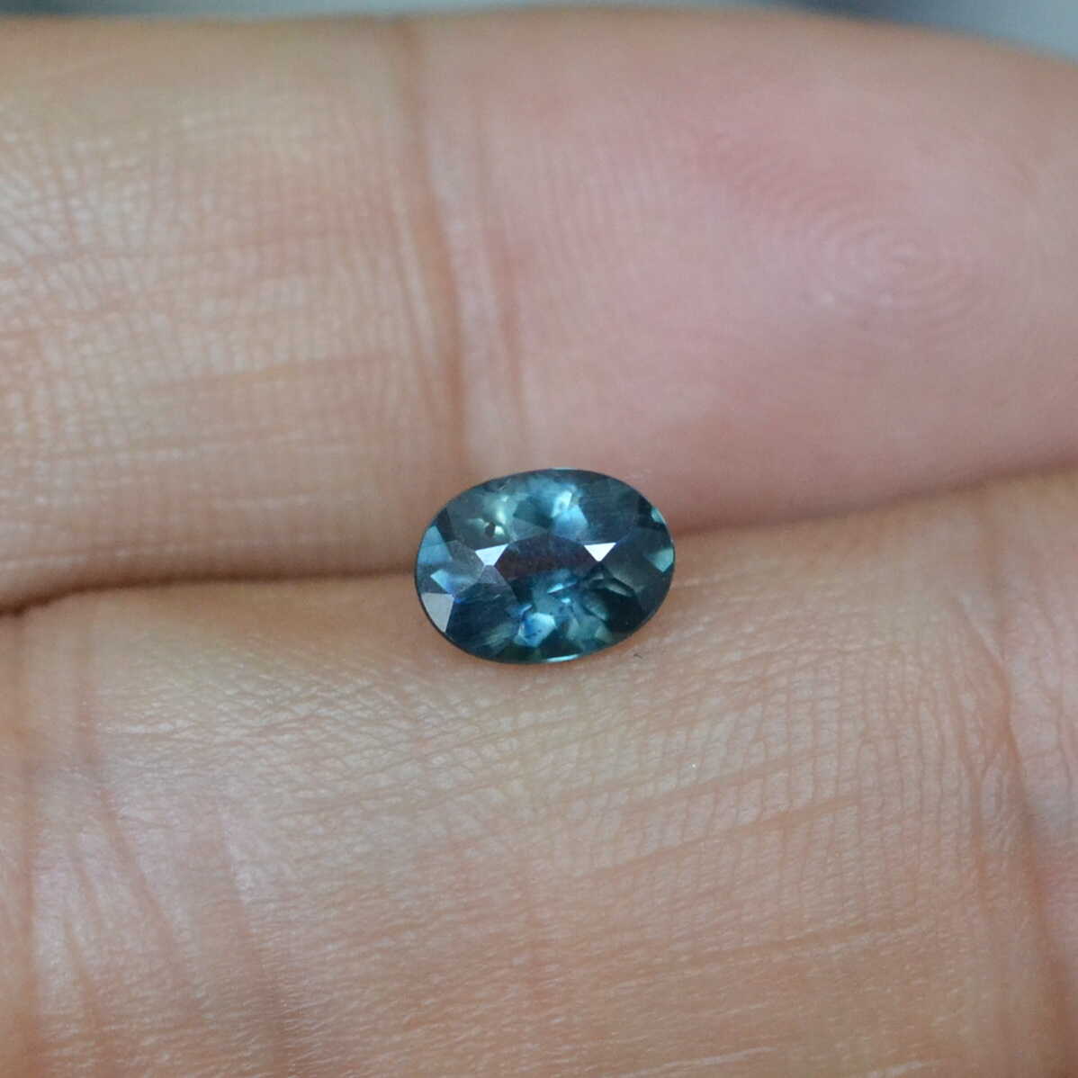 天然拉贡色蓝宝石无烧满火彩1ct