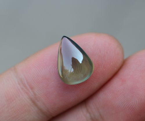 天然无烧绿色蓝宝石裸石水滴素面戒面5克拉肉眼干净水头好包邮