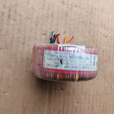 英国AVEL 环牛 功率约100W 输入240V 输出双15V 进口环形变压器