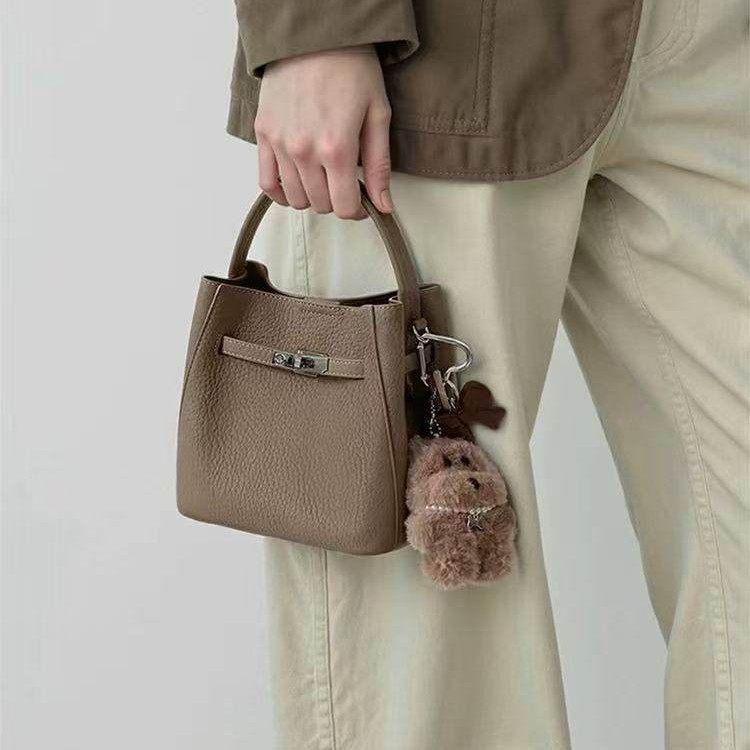 有趣琳 秋冬高级手提水桶包女2025新款软皮通勤时尚百搭单肩,箱包皮具/热销女包/男包,水桶包,淘宝优惠券,粉丝福利购,淘宝优惠卷