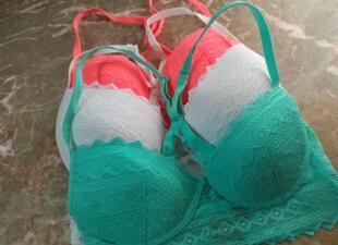 70B 满80元 海棉上薄下厚3色 蕾丝面料模杯文胸 70C 免邮