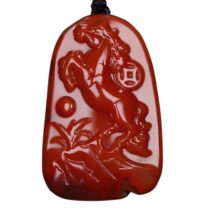 天然凉山保山南红玛瑙南红玉火焰纹生肖马男女款原石吊坠