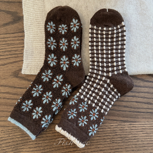 韩国秋冬加厚款 复古浮雕日系花纹小雏菊保暖羊毛袜中筒家居袜子