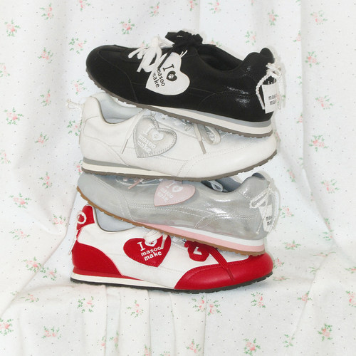 玛速主义轻便红色运动休闲鞋