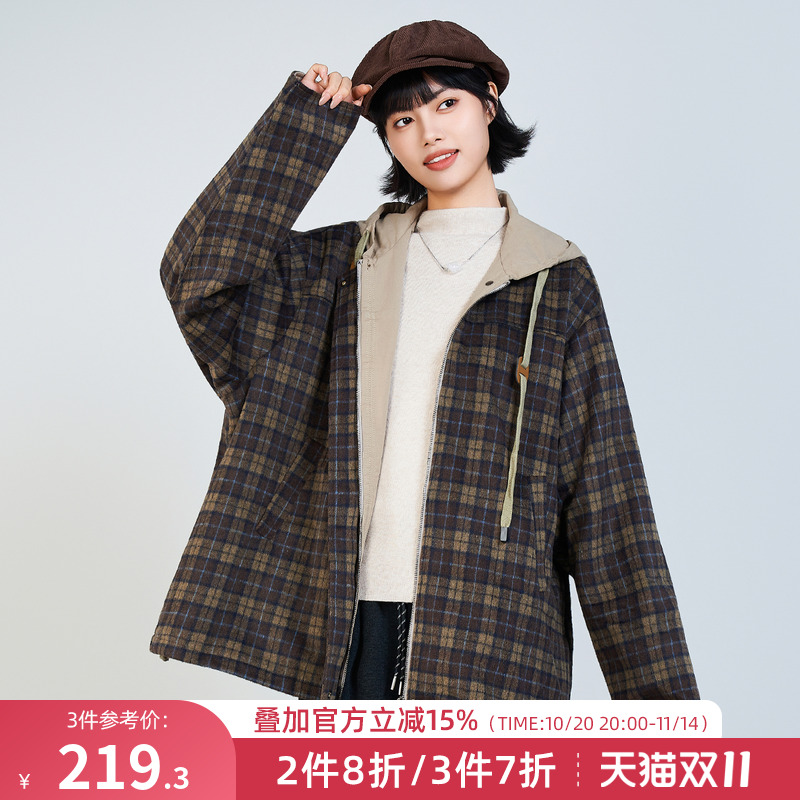 木果果木2025秋季新款韩系休闲风格子拼色连帽宽松百搭毛呢外套女