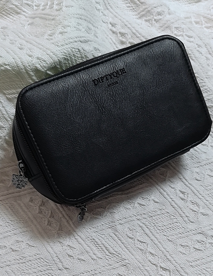 现货！卡塔尔航空配品 化妆包 洗漱包 收纳包 尺寸长约18x5x11