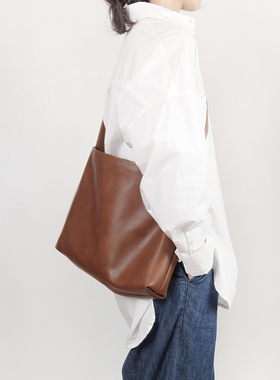 头层牛皮旅行休闲大容量复古单肩斜挎包简约软轻通勤学生真皮女包