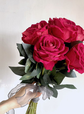 大红色玫瑰新娘手捧花结婚仿真花束婚礼领证跟拍圆形婚纱摄影假花