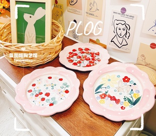F36出口手作不规则粗陶兔子山口麻子同款粉色草莓盘礼物陶瓷餐具
