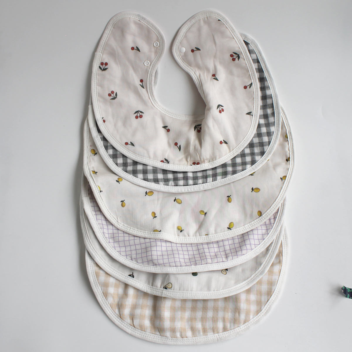 出口日本防水旋转围嘴防脏易清洗双面可用宝宝围兜可爱口水巾