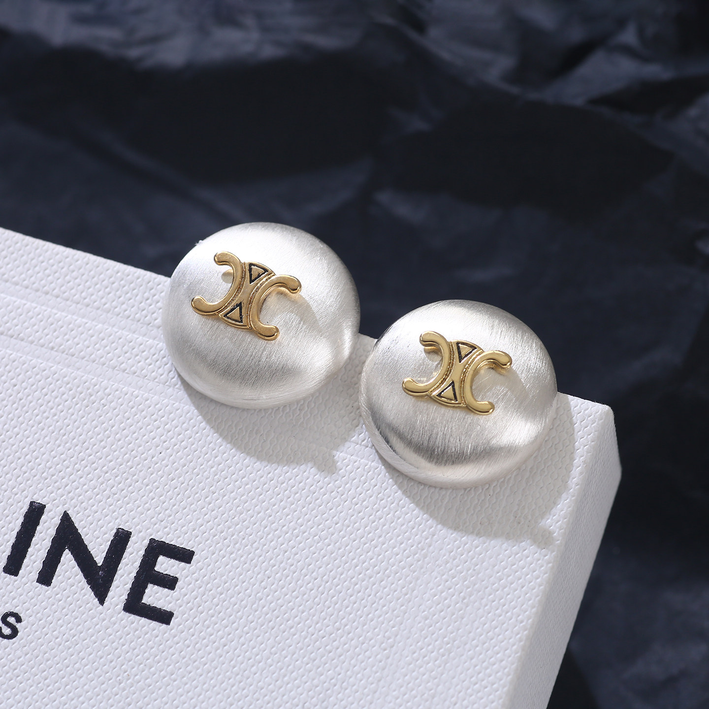 圆形拉丝金属面包耳环2026新款爆款高级感轻奢气质凯旋门耳钉耳饰