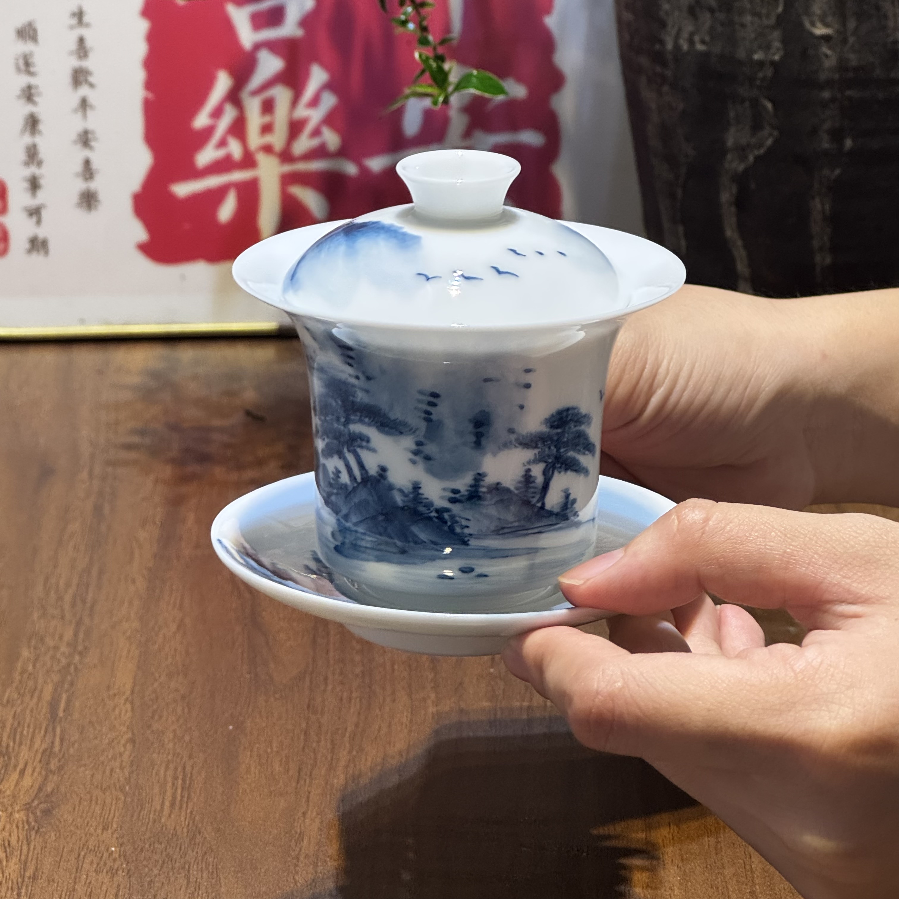薄胎潮州名窑枫溪青花龙窑纯手绘青花山水盖碗寶玩玉記纯手绘盖碗