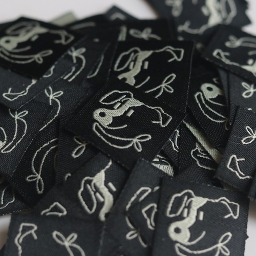 小狗图案布标织唛标现货