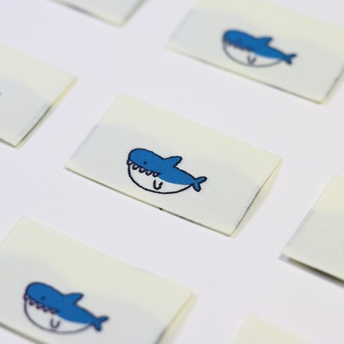 可爱小鲨鱼布标源头工厂海量款式