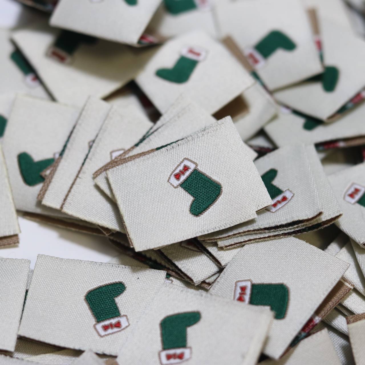 绿色圣诞袜布标装饰织唛领标洗标服装辅料织标商标大肠圈辅料现货