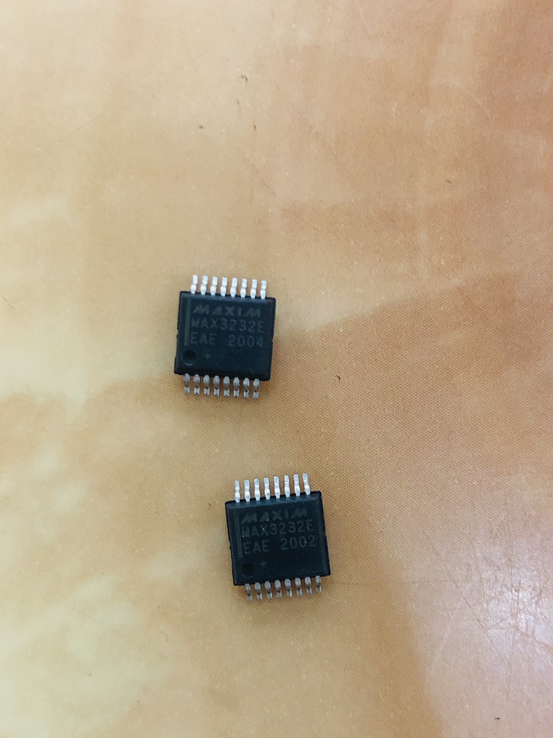原装正品 贴片 MAX3232EEAE+T SSOP-16 RS232 收发器IC 芯片