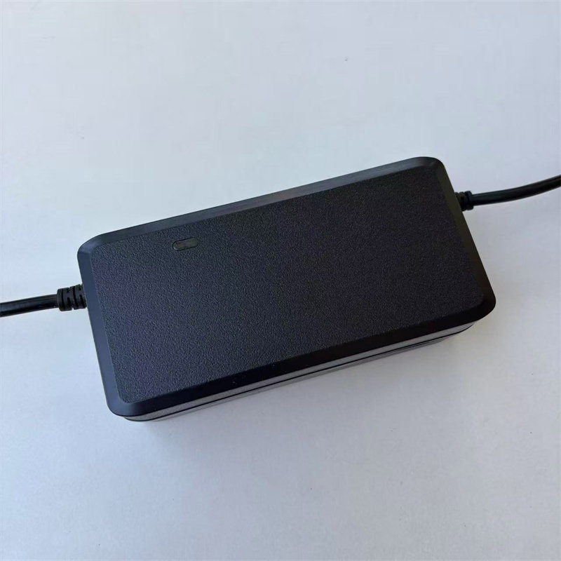 宝德驰48V54.6V2A3A原装锂电池充电器