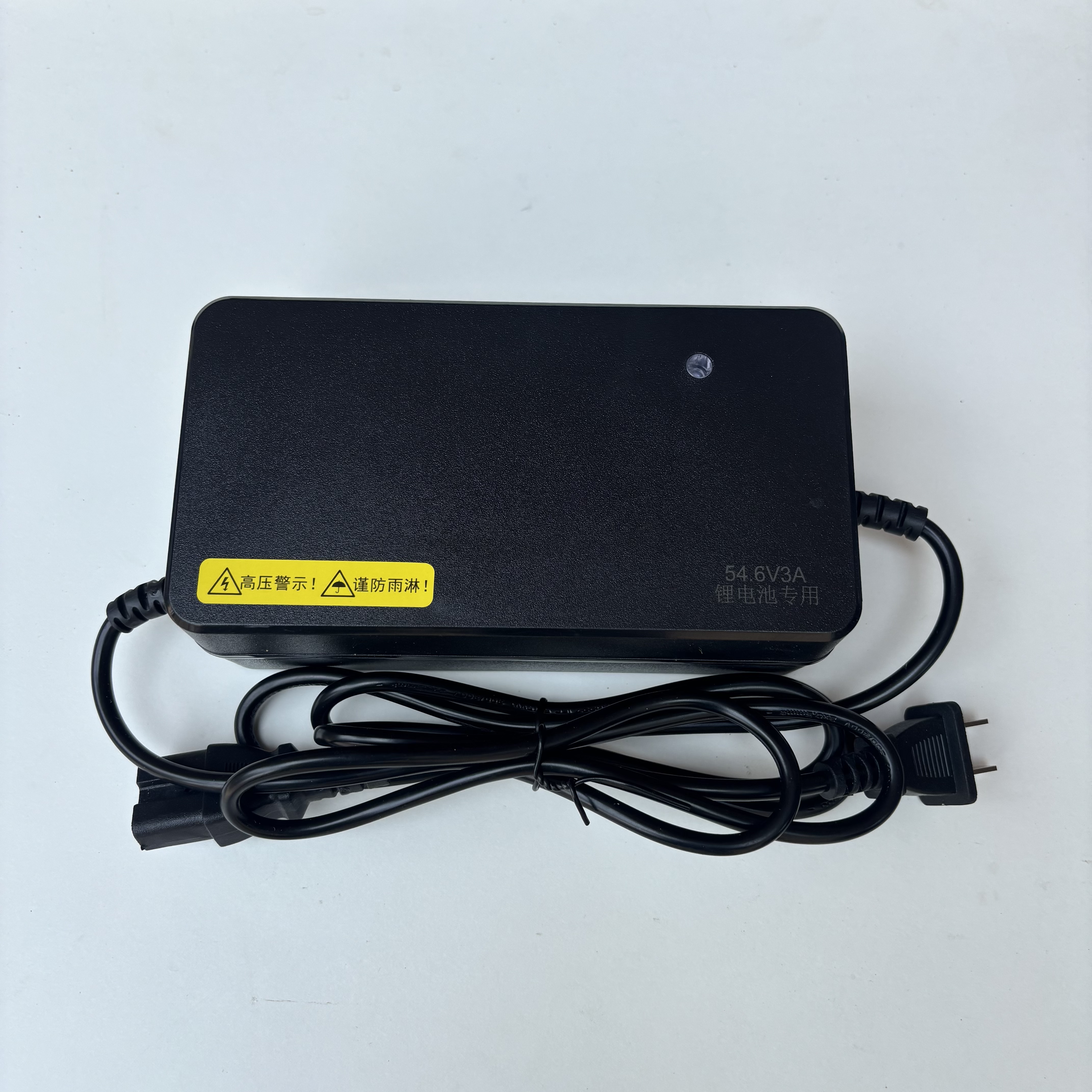聚源绿佳立马电动车48V54.6VA3A锂电池充电器方头振特头灌胶款