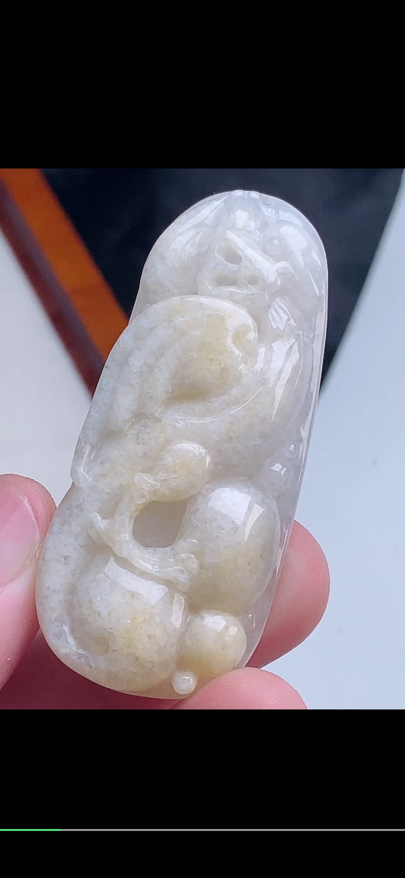 55.2-24-10mm,水润黄翡巧雕飞龙在天吊坠天然翡翠A货aaa68.2十三