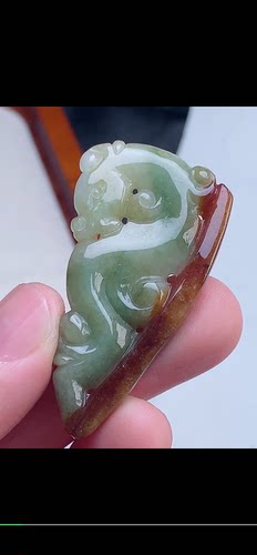 49.2-25.9-5.3mm,水润黄翡巧雕复古龙吊坠天然翡翠A货aaa68.2十三