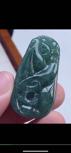 49.7-28.3-5.2mm,水润 蓝水料飞龙在天吊坠天然翡翠A货aaa6731一