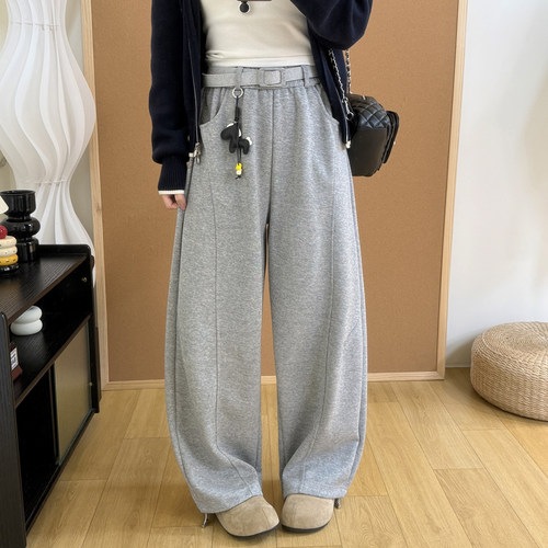 2026春季新款慵懒风小马挂件弯刀卫裤女可收口阔腿束脚两穿香蕉裤