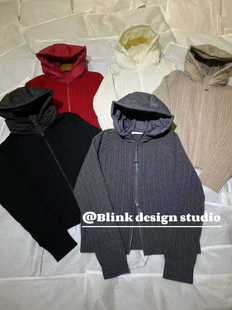 价格私询2025秋冬设计师新款 高级感山羊绒拼接鹅绒帽子针织开衫